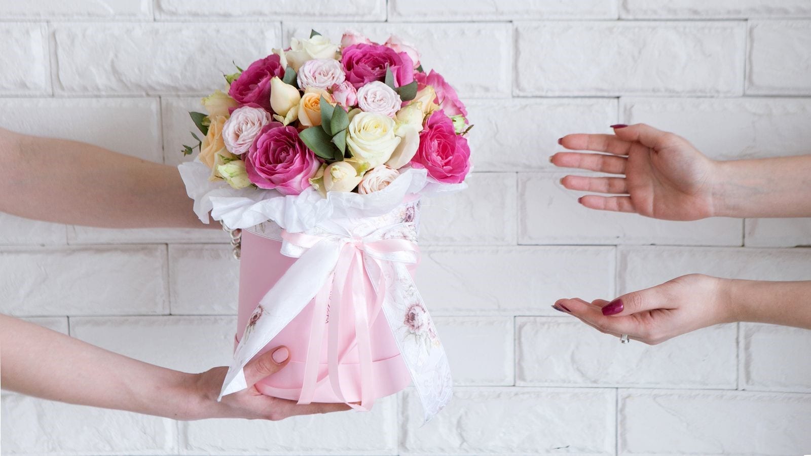 Why Silk Flowers Make Perfect Gifts